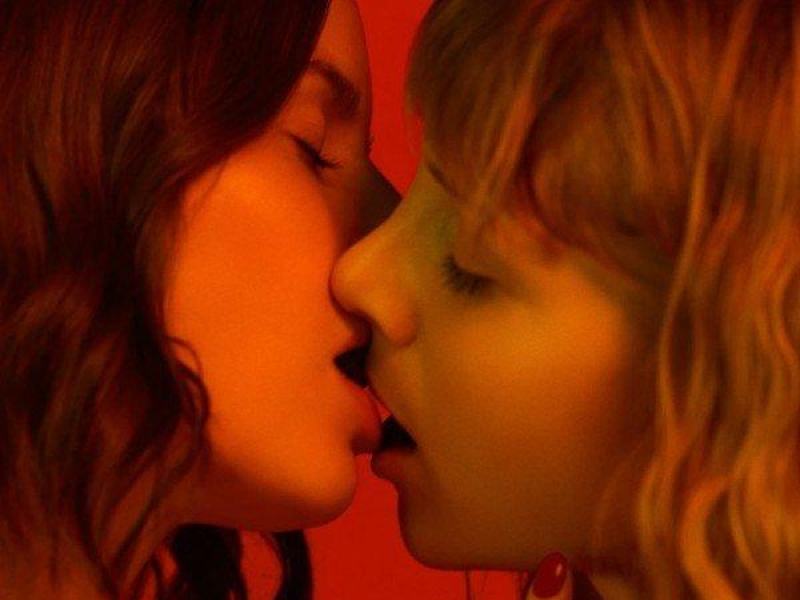 Between Us - Tra noi