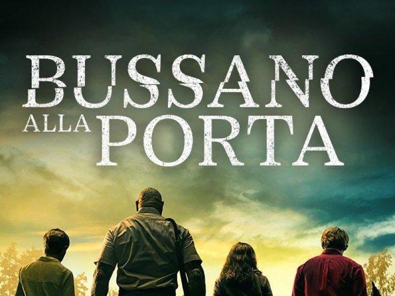 Bussano alla porta