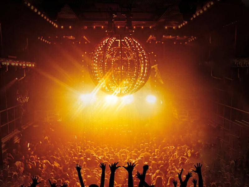 Club Life