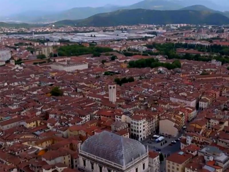 Di là dal fiume e tra gli alberi 7 - Stag. 7 Ep. 17 - Brescia, cuore d'acciaio