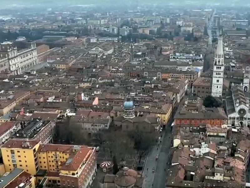 Di là dal fiume e tra gli alberi - Stag. 8 Ep. 3 - Modena, l'ombra della torre