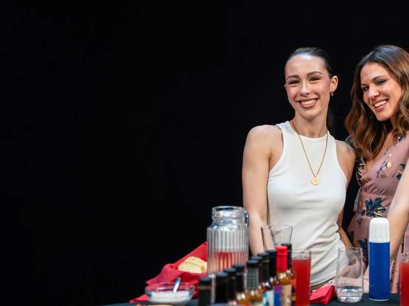 Hot Ones Italia 2 - Stag. 2 Ep. 8 - Giulia Vecchio intervista Aurora Ramazzotti