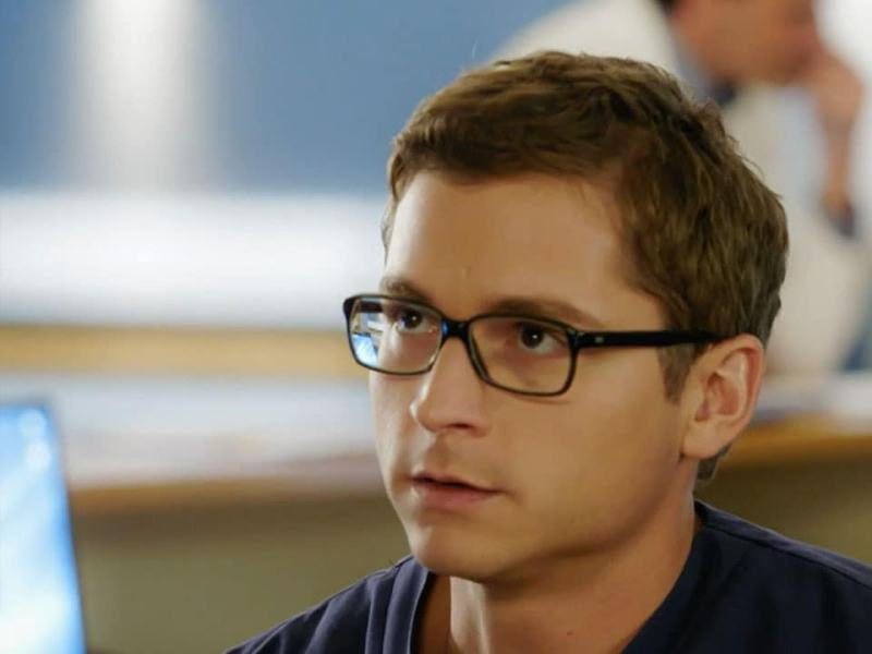 Medici in corsia - Stag. 3 Ep. 3 - Chi osa, vince