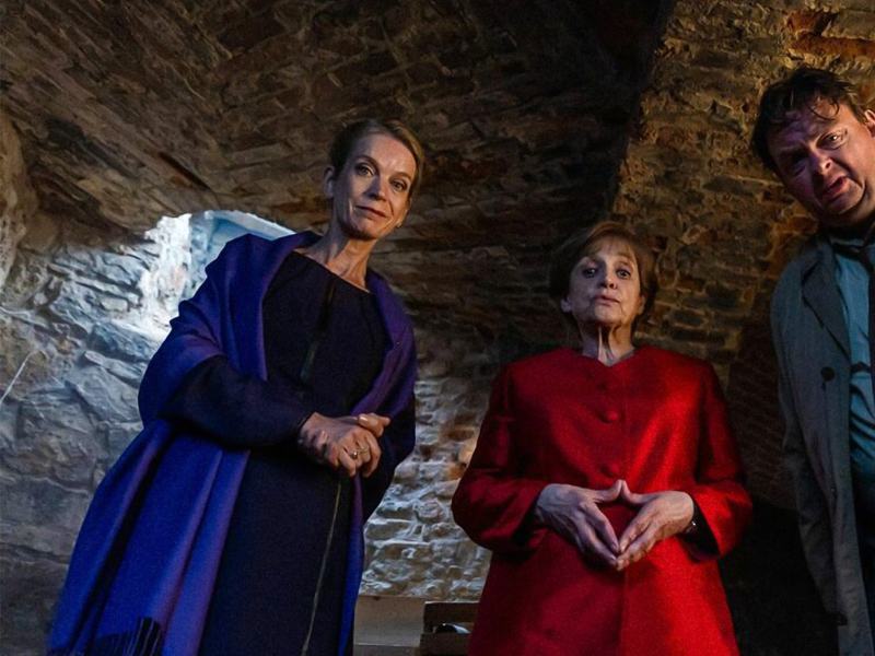 Miss Merkel - Morte al castello