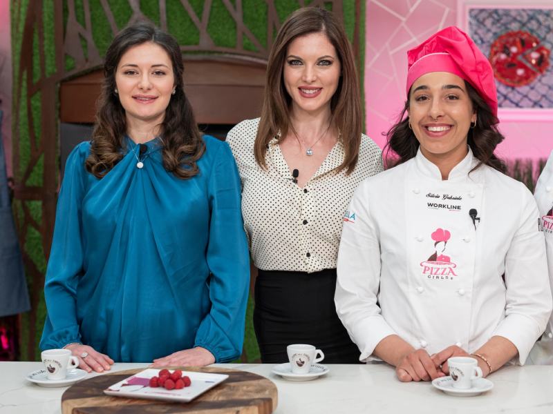 PizzaGirls 2 - Stag. 2 Ep. 1 - Silvia e Sonia Gabriele