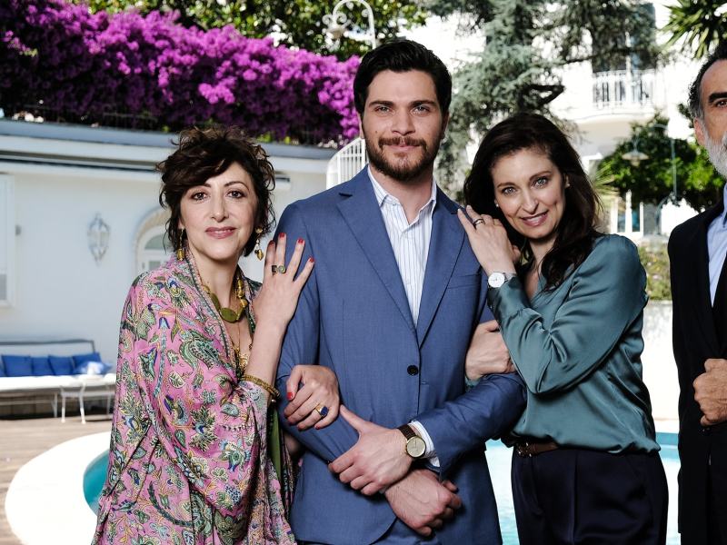 Purchè finisca bene - Stag. 6 Ep. 1 - Diversi come due gocce d'acqua