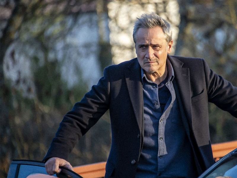 Simon Coleman - Stag. 1 Ep. 1 - Una famiglia all'improvviso