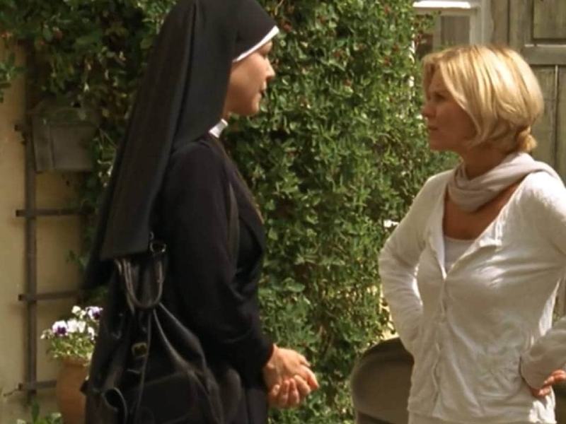 Un ciclone in convento - Stag. 9 Ep. 4 - Avventura al Grand Hotel